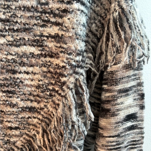 Scoop Space Dye Black And White Fringe Sweater L - Picture 2 of 5